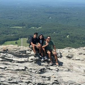 Meet your Posher, Deysi